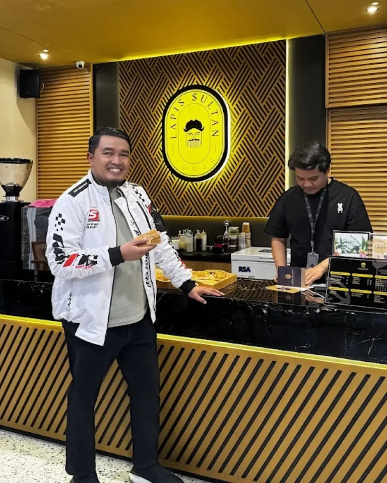 Konsumen lapis sultan - 1